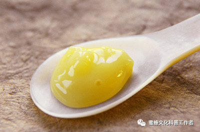 蜂王浆可以对抗失眠，调理神经衰弱