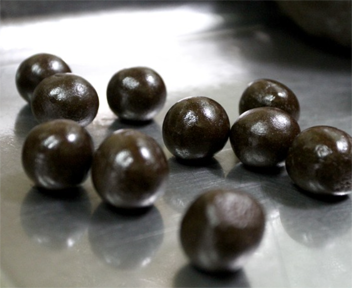 关于中药蜜丸加蜜量的思考及相关问题探讨